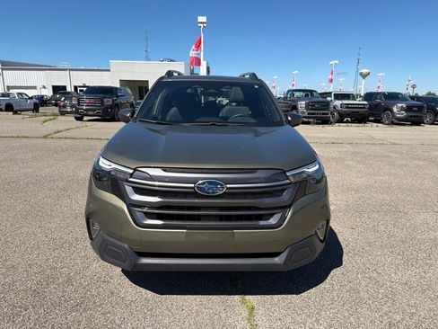 Used 2025 Subaru Forester Premium w/ Convenience Package #1 AWD/4WD image 2