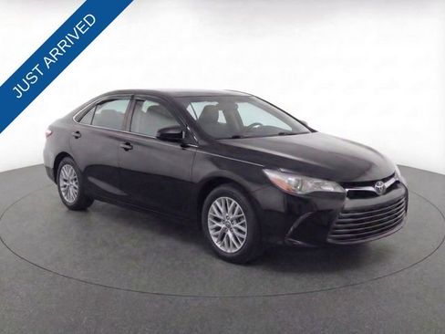Used 2016 Toyota Camry LE image 8