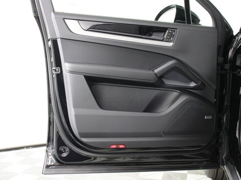 New 2026 Porsche Cayenne Coupe image 21