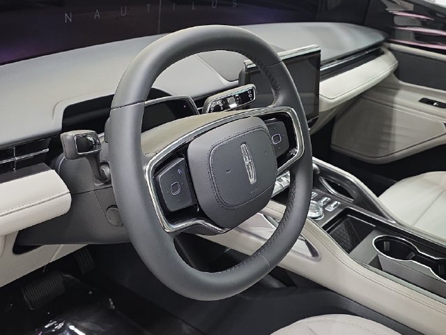 New 2026 Lincoln Nautilus Premier w/ Jet Appearance Package AWD/4WD image 12