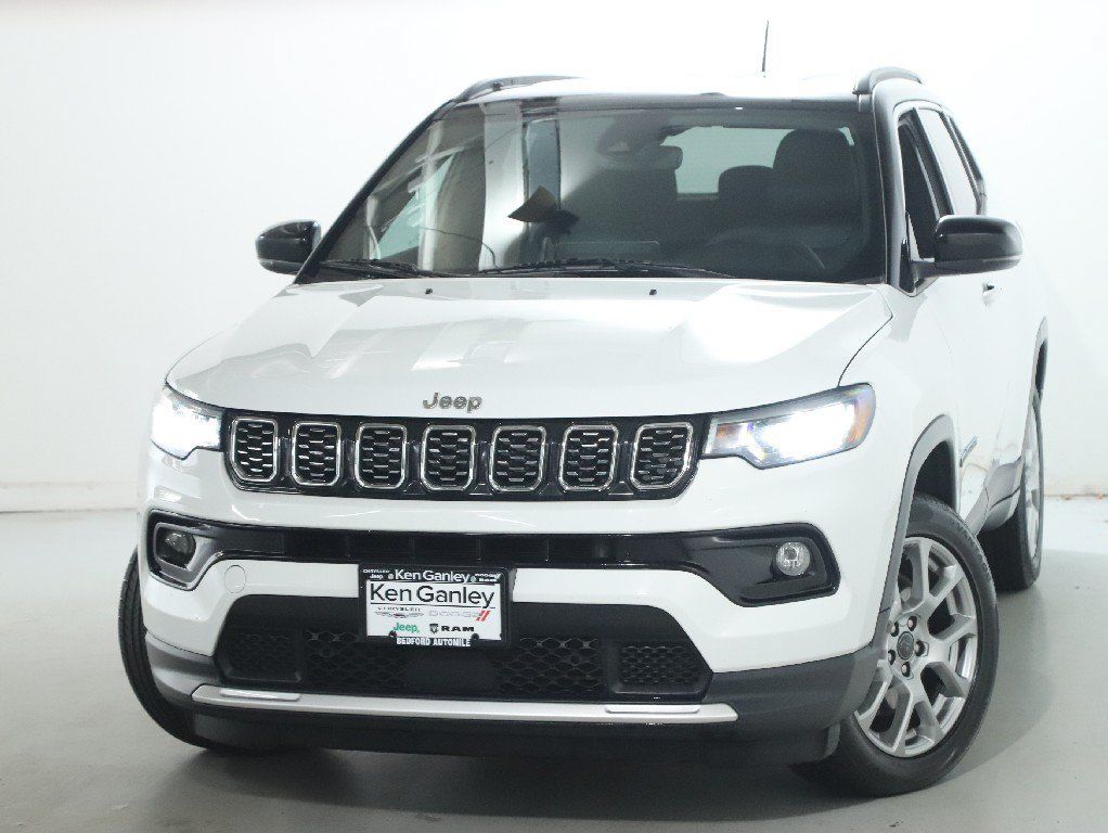Used 2025 Jeep Compass Limited AWD/4WD image 3