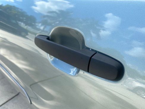 Used 2005 Toyota RAV4 2WD image 64