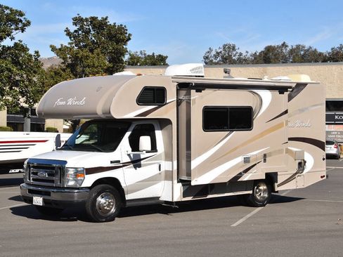 Used 2014 Ford E-350 and Econoline 350 Super Duty Wagon w/ Motorhome Prep Package image 10
