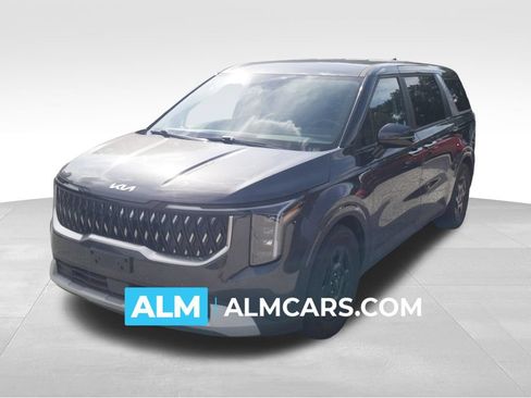Used 2025 Kia Carnival FWD image 1