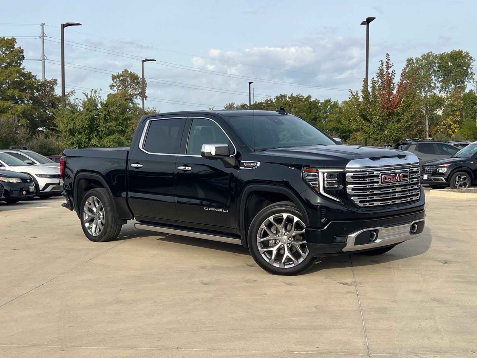 Used 2022 GMC Sierra 1500 Denali w/ Denali Reserve Package AWD/4WD image 1