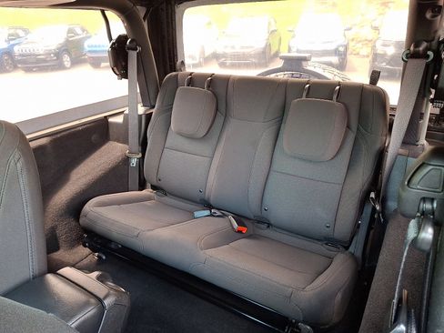Certified 2020 Jeep Wrangler Sport AWD/4WD image 10