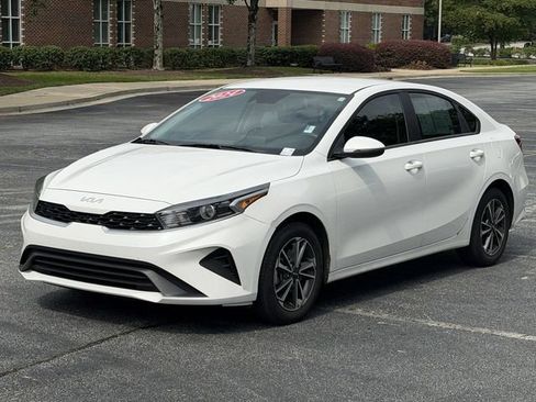 Certified 2024 Kia Forte LXS w/ LXS Technology Package FWD image 2
