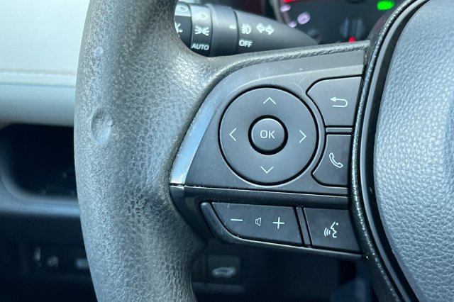 Used 2019 Toyota RAV4 XLE w/ Convenience Package FWD image 27