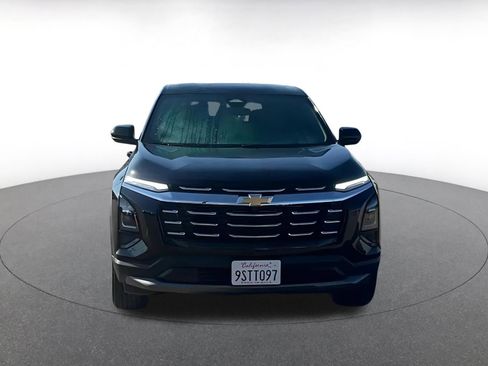 Used 2025 Chevrolet Equinox LT image 3