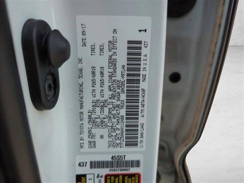 Used 2017 Toyota Tacoma Limited image 22