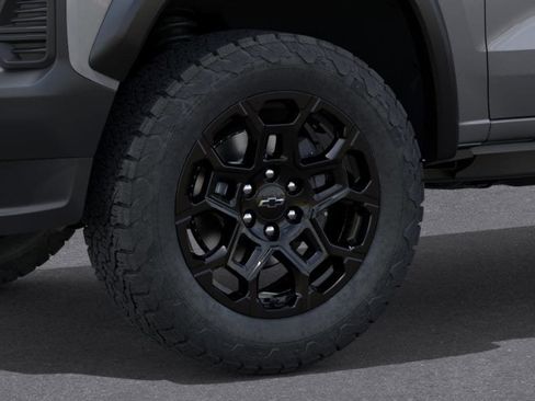 New 2026 Chevrolet Colorado Trail Boss w/ Midnight Edition AWD/4WD image 9