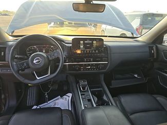 Certified 2025 Nissan Pathfinder SL FWD video 4