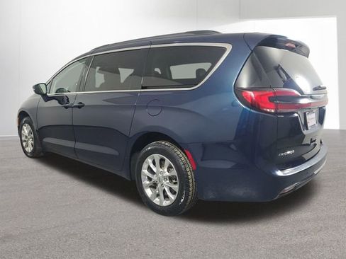 Used 2022 Chrysler Pacifica Touring-L image 30