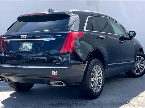 Used 2017 Cadillac XT5 Luxury w/ Driver Awareness Package FWD image 22