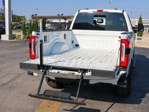 Used 2024 Ford F250 Platinum w/ FX4 Off-Road Package image 11