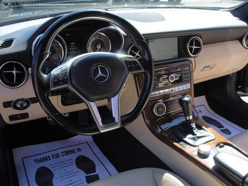 Used 2015 Mercedes-Benz SLK 250 w/ Premium Package image 18