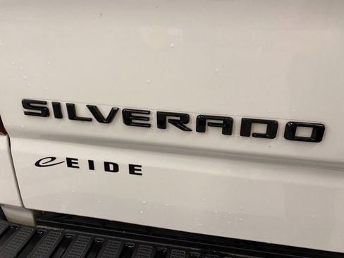 Used 2024 Chevrolet Silverado 1500 ZR2 w/ Technology Package image 30