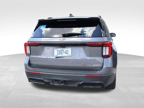 Used 2025 Ford Explorer ST-Line w/ ST-Line Street Pack AWD/4WD image 17