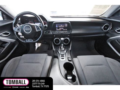 Used 2023 Chevrolet Camaro LT RWD image 10
