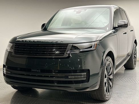 Used 2025 Land Rover Range Rover Autobiography AWD/4WD image 1