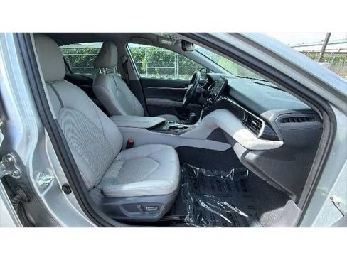 Used 2021 Toyota Camry XLE w/ Cold Weather Package FWD image 39