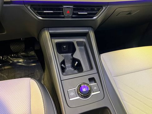 Certified 2025 Volkswagen Tiguan SE w/ Panoramic Sunroof Package FWD image 27