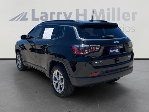 Certified 2025 Jeep Compass Latitude AWD/4WD image 3