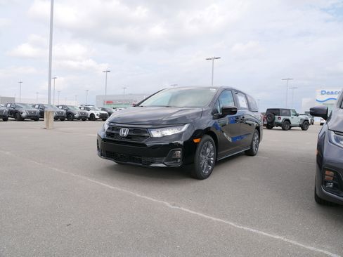 New 2026 Honda Odyssey Touring image 6