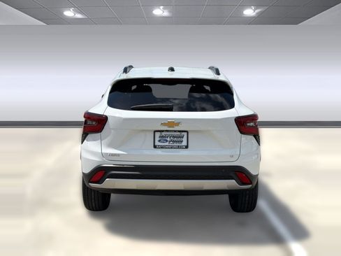 Used 2025 Chevrolet Trax LT FWD image 10
