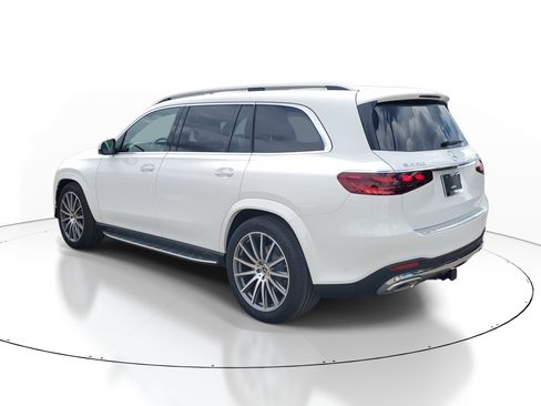 New 2026 Mercedes-Benz GLS 580 4MATIC image 3