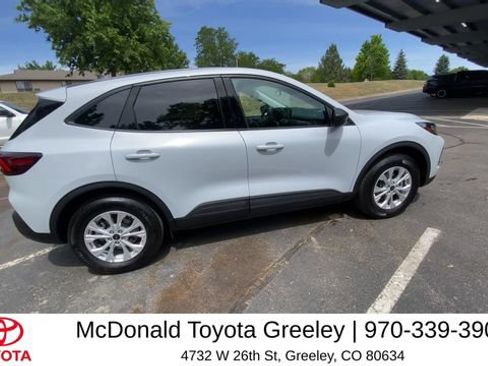 Used 2025 Ford Escape Active AWD/4WD image 2