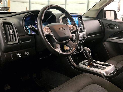Used 2022 Chevrolet Colorado LT w/ LT Convenience Package image 12