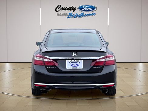 Used 2017 Honda Accord Sport image 11