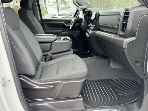Used 2023 GMC Sierra 1500 SLE w/ X31 Off-Road Package image 14