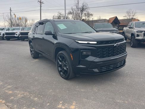 Used 2024 Chevrolet Traverse RS w/ LPO, Floor Liner Package image 7