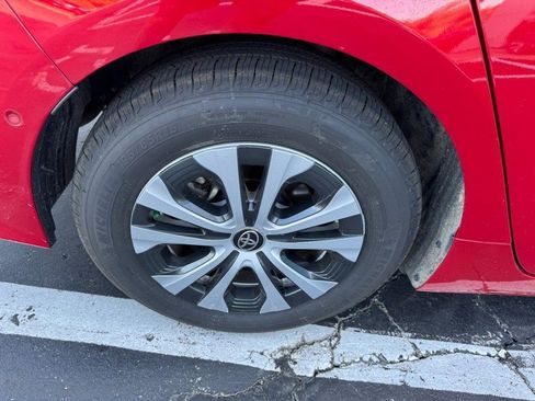 Used 2020 Toyota Prius Prime Limited FWD image 5