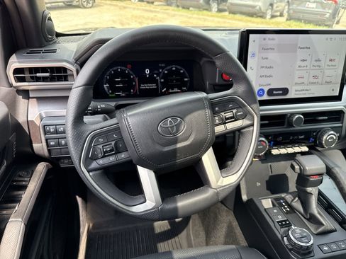 Certified 2025 Toyota 4Runner TRD Off-Road Premium w/ Tow Technology Package AWD/4WD image 11