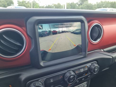 Used 2022 Jeep Gladiator Rubicon w/ LED Lighting Group AWD/4WD image 28