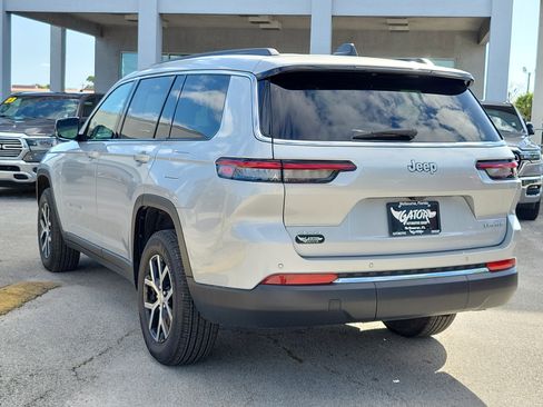 Used 2025 Jeep Grand Cherokee L Limited image 3