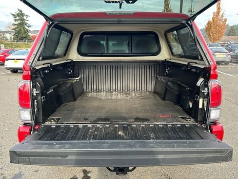 Used 2023 Toyota Tacoma TRD Off-Road image 15