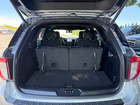 Used 2023 Ford Explorer ST-Line w/ Class IV Trailer Tow Package AWD/4WD image 22