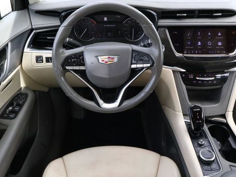 Certified 2021 Cadillac XT6 Premium Luxury image 15