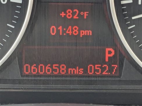 Used 2013 BMW 135i Convertible image 34