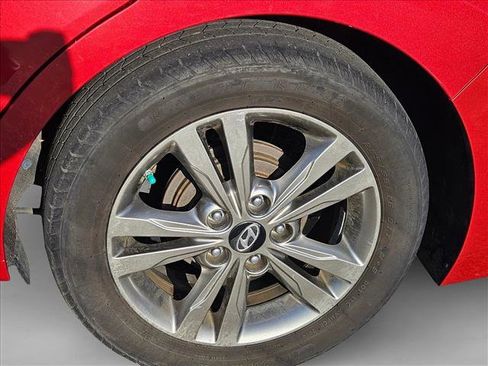 Used 2017 Hyundai Elantra SE w/ SE A/T Tech Package 03 FWD image 7
