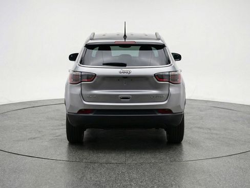 Used 2025 Jeep Compass Limited image 7