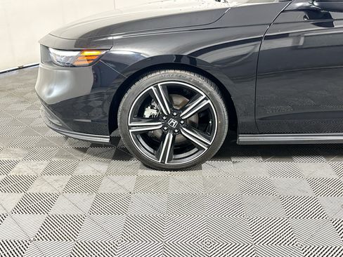 Used 2025 Honda Accord Sport image 11