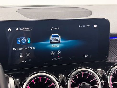 Used 2022 Mercedes-Benz GLB 250 4MATIC image 16