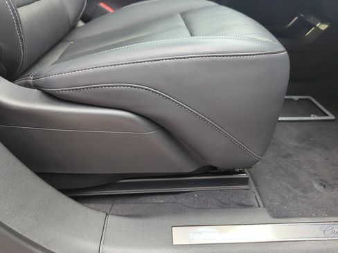 Used 2024 Cadillac Lyriq Sport AWD/4WD image 38