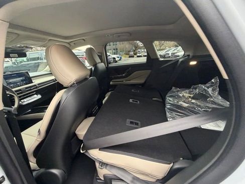 New 2026 Lincoln Corsair Premiere image 12