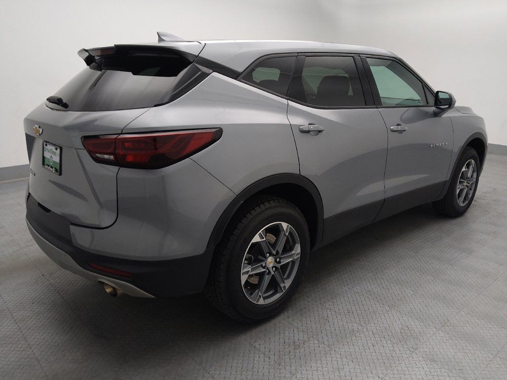 Used 2025 Chevrolet Blazer LT FWD image 9